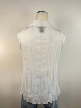 Load image into Gallery viewer, Studio 1940 White Ruffle Top
