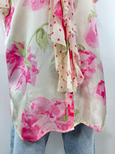 Load image into Gallery viewer, Liz Claiborne Silk Floral Top
