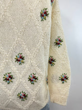 Load image into Gallery viewer, Chelsea Young White Flower Sweater
