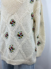 Load image into Gallery viewer, Chelsea Young White Flower Sweater
